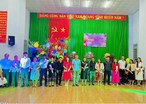 Công đoàn cơ sở xã Dliê Yang tổ chức Tọa đàm gặp mặt nhân kỷ niệm 113 năm ngày Quốc tế Phụ nữ (08/3/1910-08/03/2023) và hưởng ứng ngày Quốc tế hạnh phúc 20/3/2023